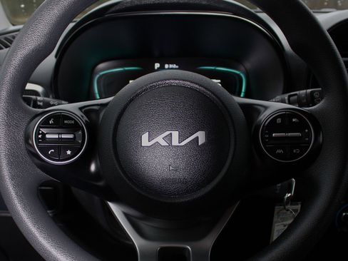 Used 2023 Kia Soul LX w/ LX Technology Package image 23