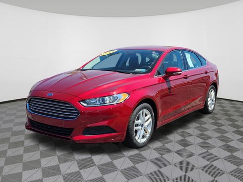 Used 2014 Ford Fusion SE FWD image 2
