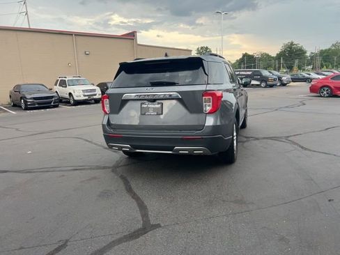 Used 2023 Ford Explorer XLT w/ Equipment Group 202A image 10