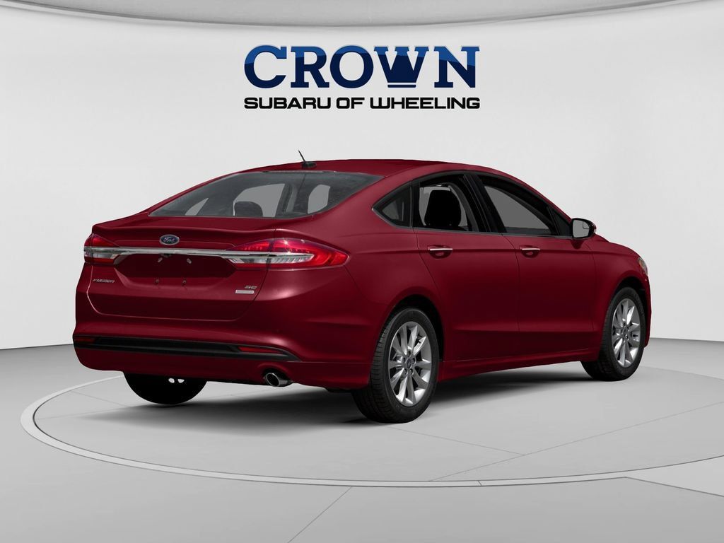 Used 2018 Ford Fusion SE w/ Fusion SE Technology Package FWD image 2