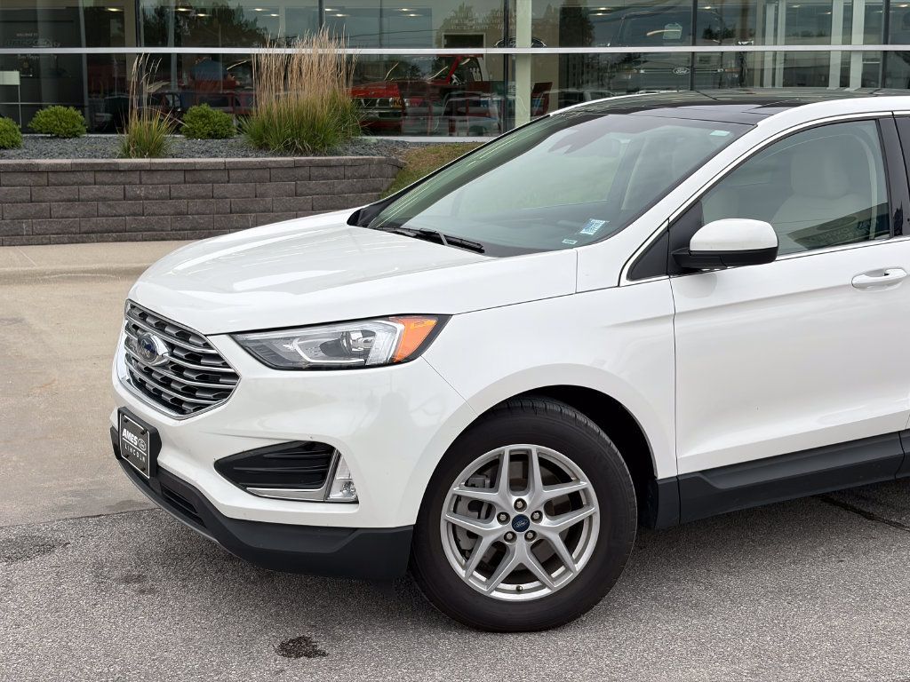Used 2022 Ford Edge SEL w/ Convenience Package AWD/4WD image 2