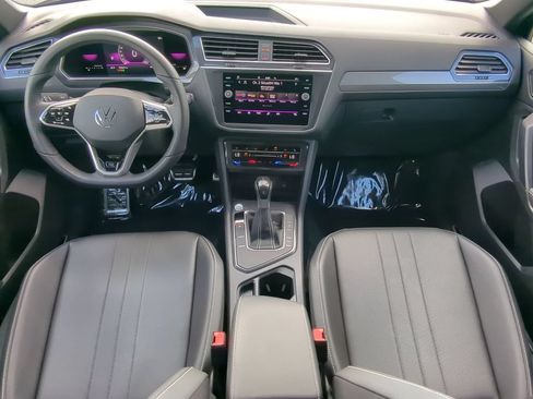 Certified 2022 Volkswagen Tiguan SE R-Line FWD image 13