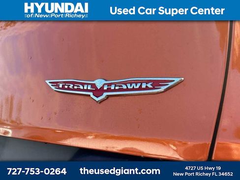 Used 2016 Jeep Cherokee Trailhawk image 5