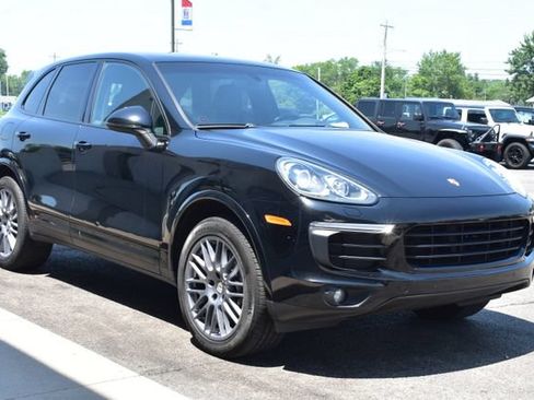 Used 2017 Porsche Cayenne Platinum Edition AWD/4WD image 12