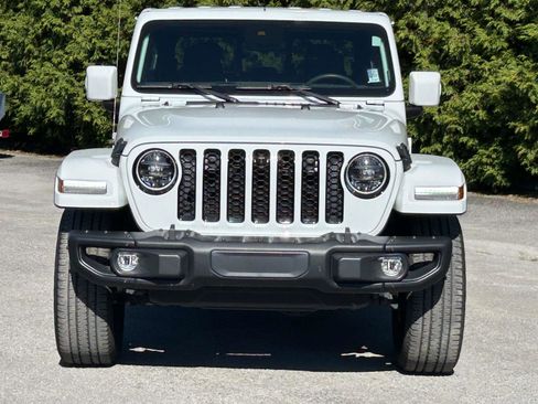 Used 2023 Jeep Gladiator Overland image 8