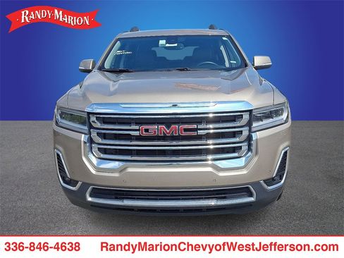 Used 2023 GMC Acadia SLT image 2