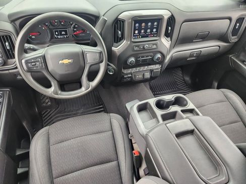 Used 2024 Chevrolet Silverado 2500 Custom w/ Custom Value Package image 2