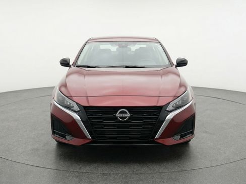 Used 2025 Nissan Altima 2.5 SV image 2