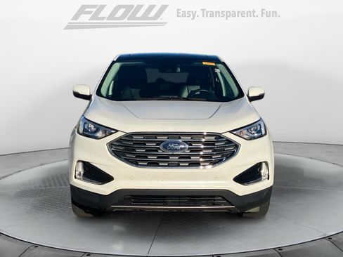 Used 2021 Ford Edge Titanium image 3