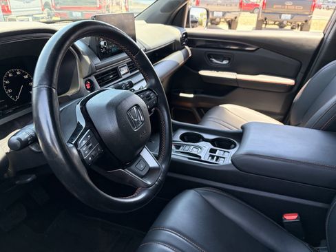 Used 2024 Honda Pilot TrailSport image 17