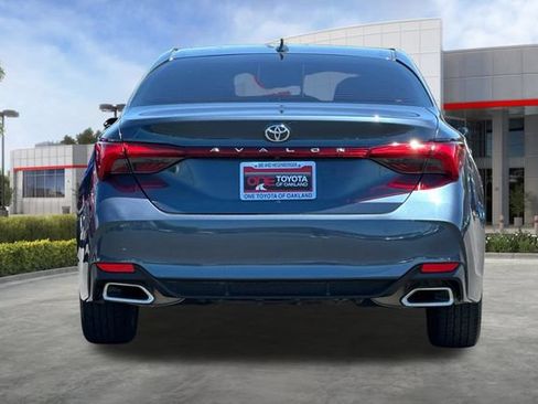 Used 2019 Toyota Avalon XLE w/ Carpet Mat Package FWD image 5