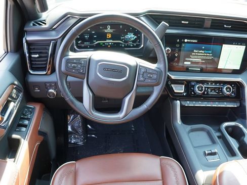 Used 2025 GMC Sierra 3500 Denali Ultimate AWD/4WD image 23