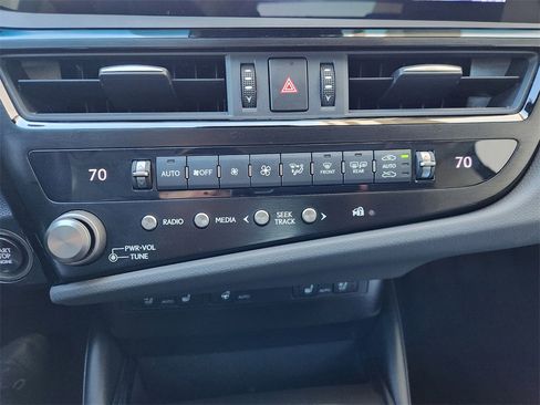 Used 2023 Lexus ES 250 w/ Premium Package image 18