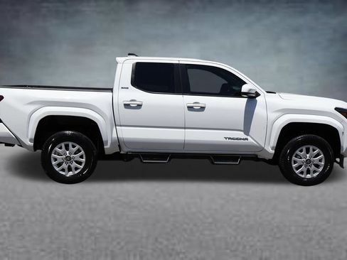 Used 2024 Toyota Tacoma SR5 AWD/4WD image 2