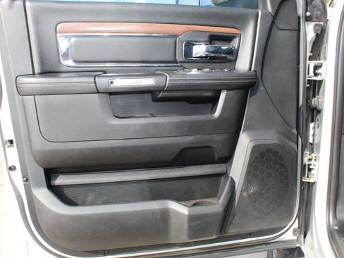 Used 2016 RAM 2500 Laramie w/ Convenience Group image 12