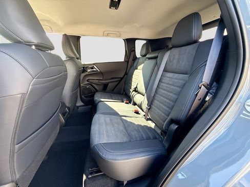 New 2026 Mitsubishi Outlander SE image 25