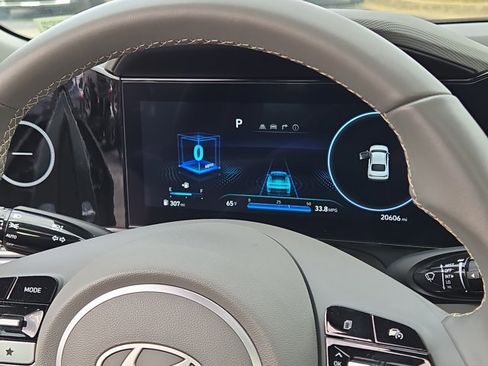 Used 2025 Hyundai Elantra SEL image 25