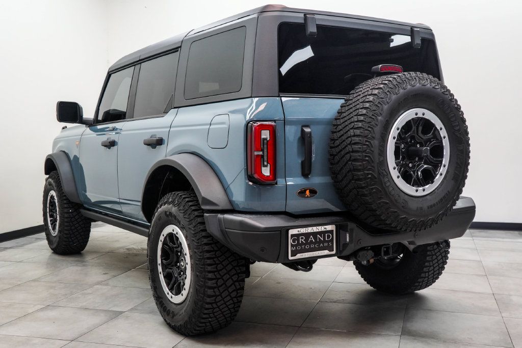 Used 2023 Ford Bronco Badlands w/ Sasquatch Package AWD/4WD image 12