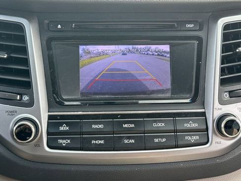 Used 2018 Hyundai Tucson SE image 28