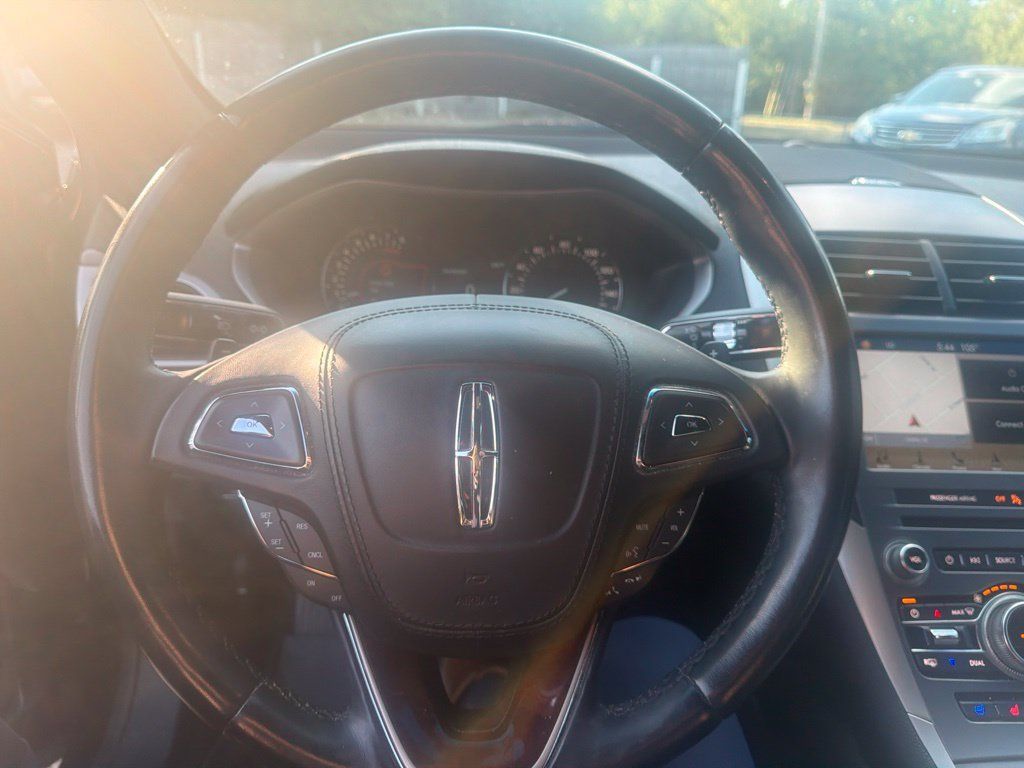 Used 2018 Lincoln MKZ Reserve w/ Climate Package AWD/4WD image 11
