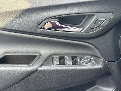 Used 2024 Chevrolet Equinox LT image 20