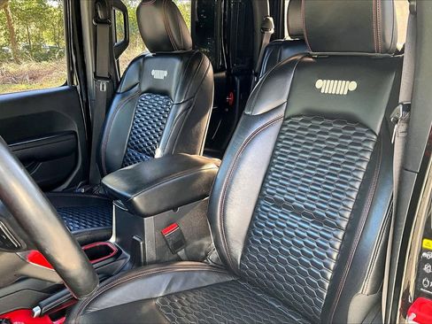 Used 2022 Jeep Gladiator Rubicon w/ Trailer Tow Package image 18