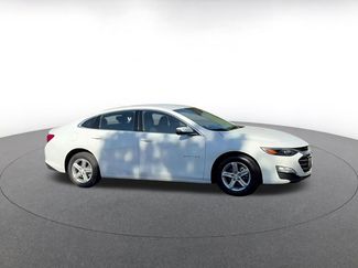 Used 2024 Chevrolet Malibu LT video 2