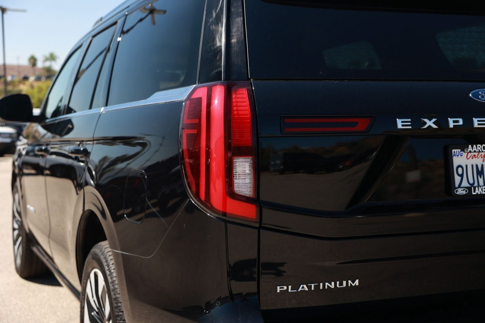 Used 2025 Ford Expedition Platinum w/ Driver's Package AWD/4WD image 16