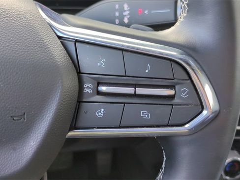 Used 2025 Chevrolet Traverse LT image 21