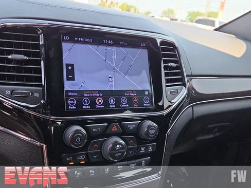Used 2019 Jeep Grand Cherokee Overland AWD/4WD image 7
