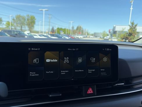 Used 2026 Kia Carnival EX FWD image 51