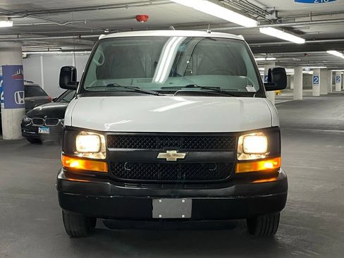 Used 2014 Chevrolet Express 2500 w/ Cold Climate Package RWD image 22