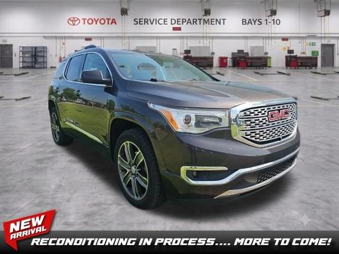 Used 2019 GMC Acadia Denali w/ Technology Package AWD/4WD image 1