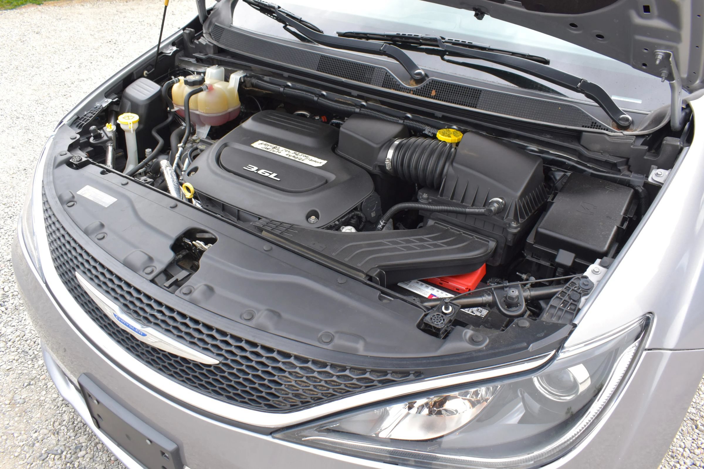 Used 2018 Chrysler Pacifica Touring-L FWD image 66