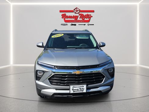 Used 2025 Chevrolet TrailBlazer LT AWD/4WD image 8