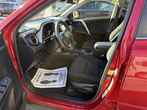 Used 2017 Toyota RAV4 LE image 13