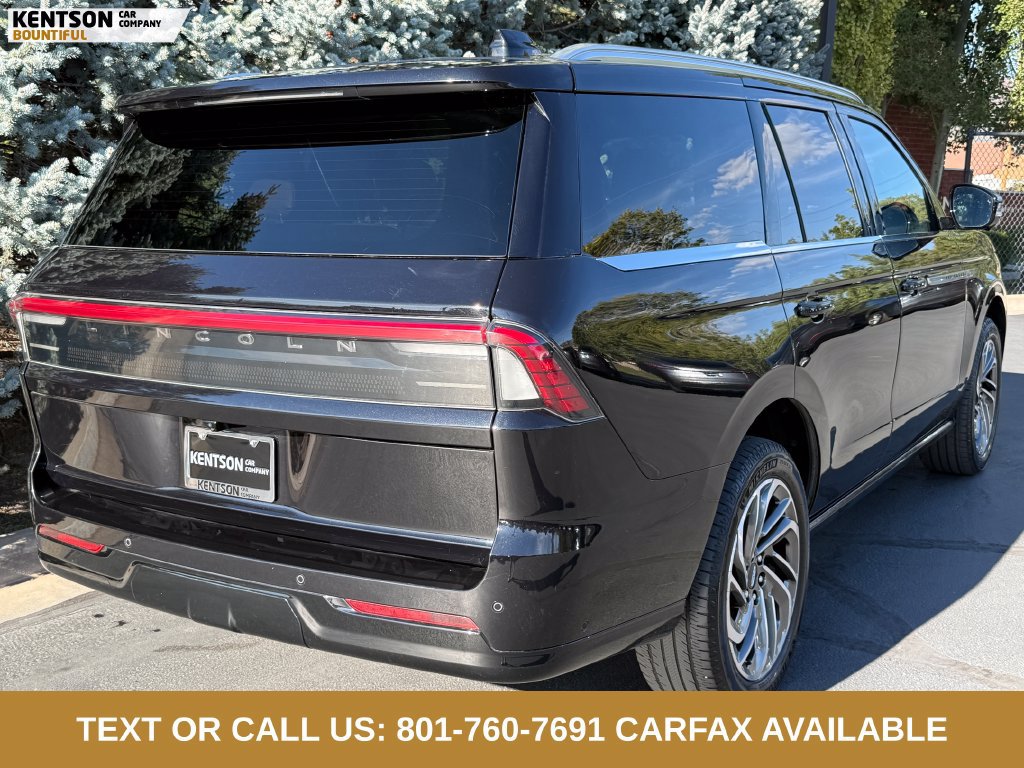 Used 2025 Lincoln Navigator Reserve AWD/4WD image 7