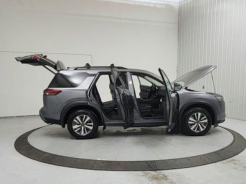 New 2026 Nissan Pathfinder SL FWD image 16