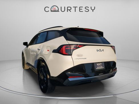 New 2026 Kia Sportage SX FWD image 3