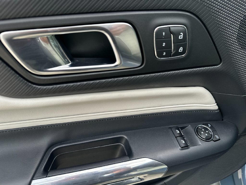 Used 2025 Ford Mustang GT Premium RWD image 10