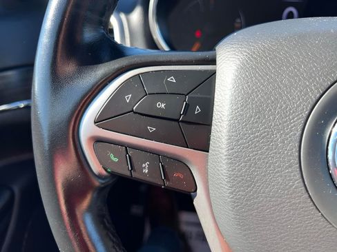 Used 2022 Jeep Grand Cherokee Limited image 33