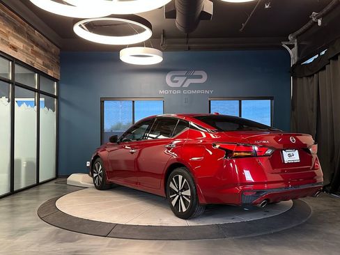 Used 2019 Nissan Altima 2.5 SV FWD image 5