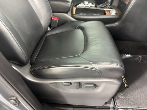 Used 2024 Nissan Armada SL w/ Captain's Chairs Package image 38