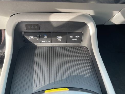 New 2026 Hyundai Kona SE image 32