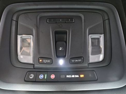 Used 2020 Chevrolet Silverado 1500 High Country AWD/4WD image 31