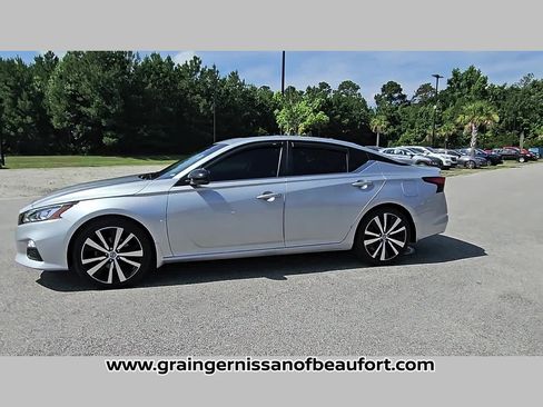 Used 2021 Nissan Altima 2.5 SR w/ SR Premium Package FWD image 24