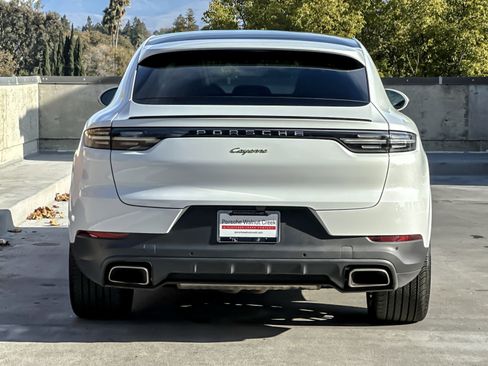 Used 2022 Porsche Cayenne E-Hybrid image 7
