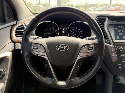 Used 2017 Hyundai Santa Fe SE w/ SE Premium Package 02 FWD image 9