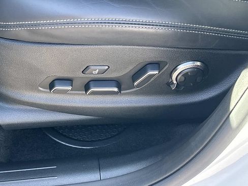 Used 2025 Genesis GV70 3.5T Sport w/ Sport Advanced Package AWD/4WD image 18