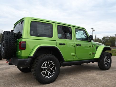 New 2025 Jeep Wrangler Unlimited Rubicon w/ Convenience Group AWD/4WD image 3